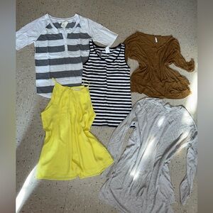 Women tops bundle lot size Small